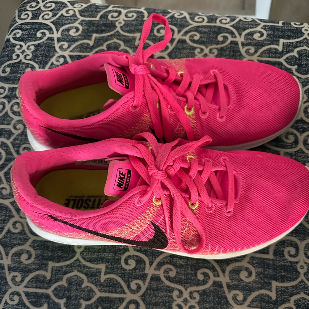 Nike Flex Fury Athletic Running Sneakers Size 9.5 Neon Pink Shoes 705299-600